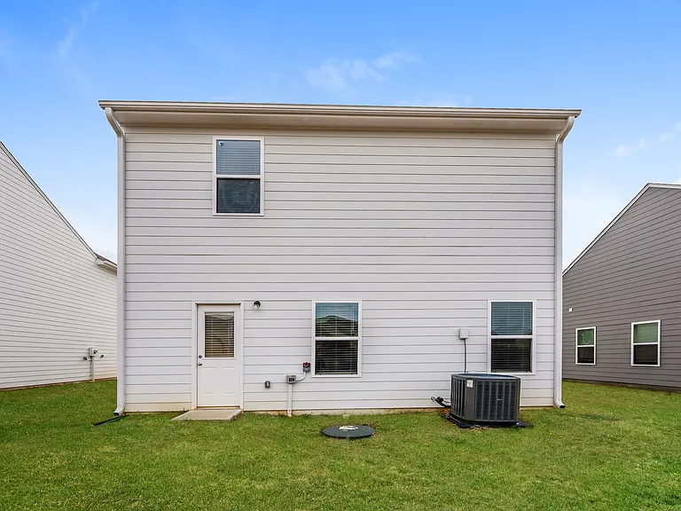 525 Clover Cir — Photo 15