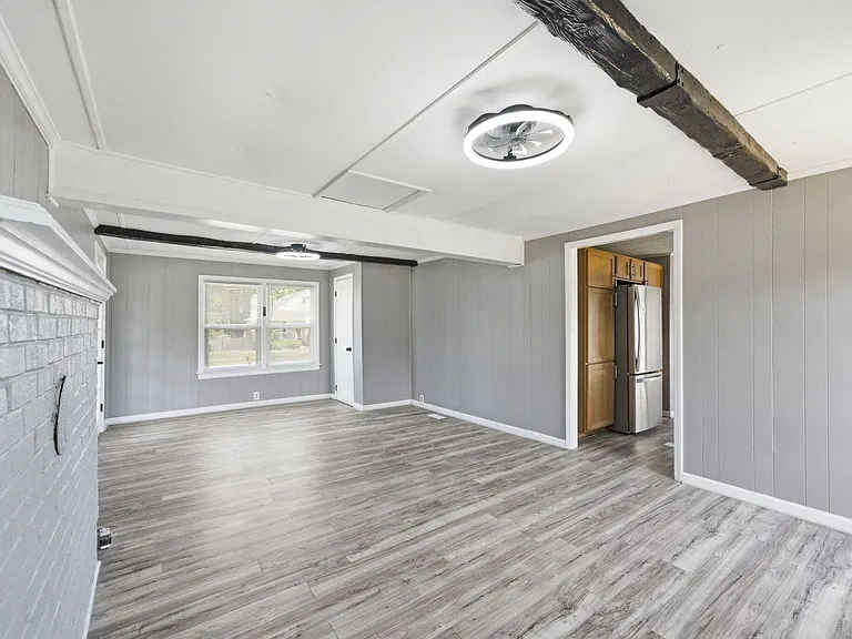 320 E Earp St — Photo 15