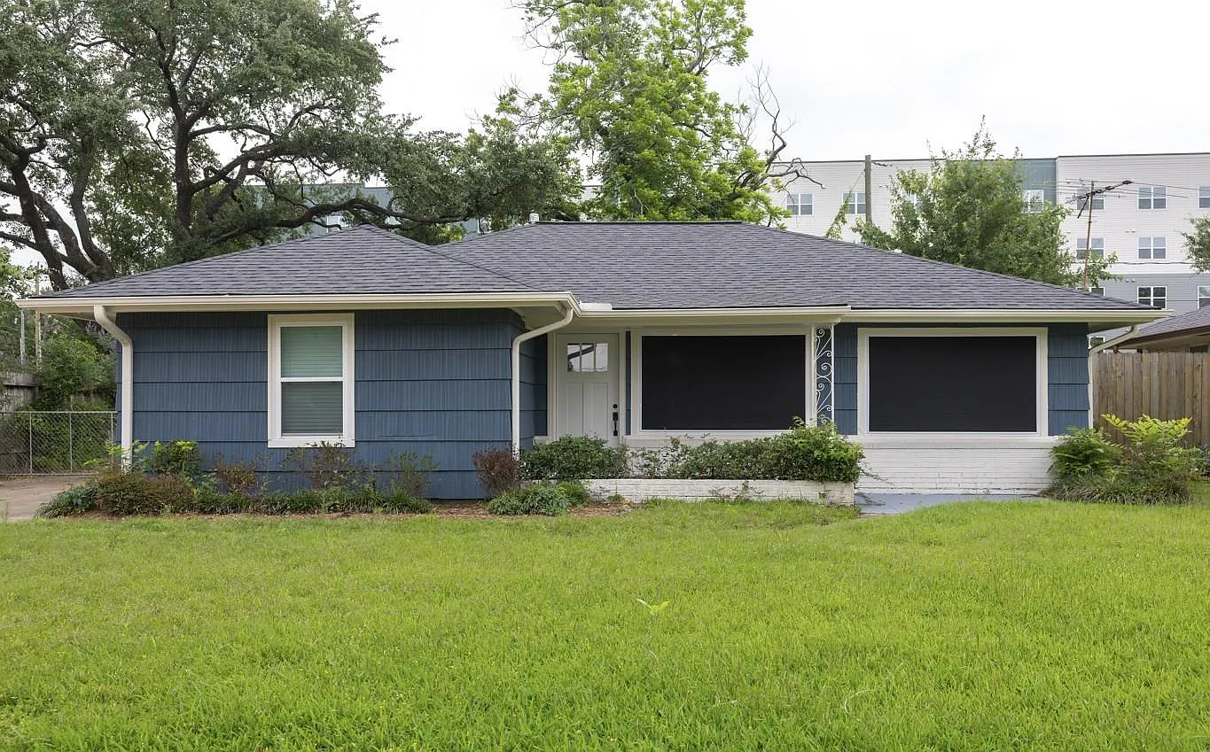 3 bed, 1.0 bath, 1248 sqft, $2,200 — Photo 1
