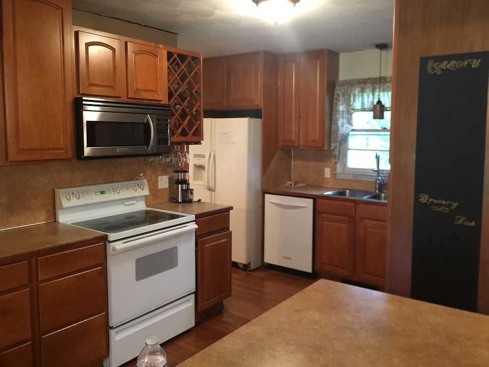2nd image of 420 McNeil St
