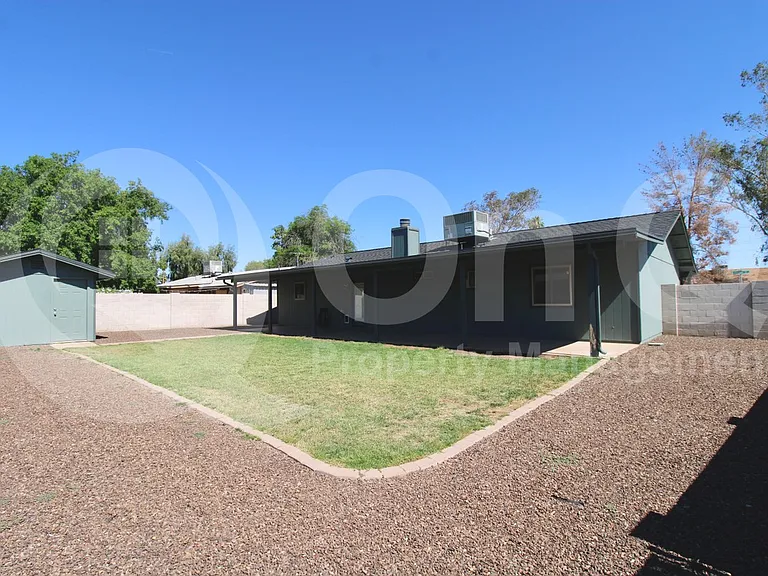 104 E Laurel Ave — Photo 16