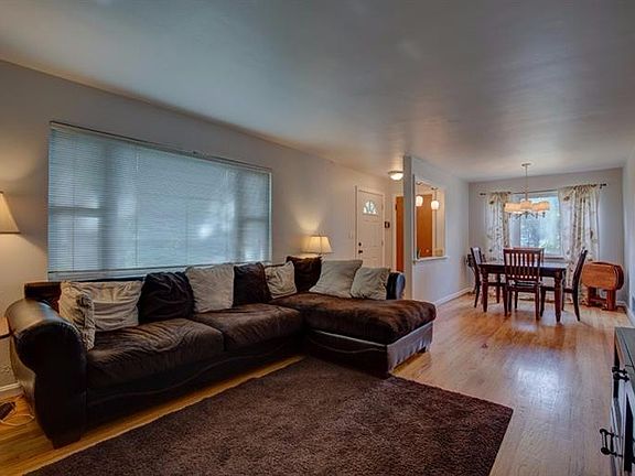 2nd image of 7047 Glenellyn Dr