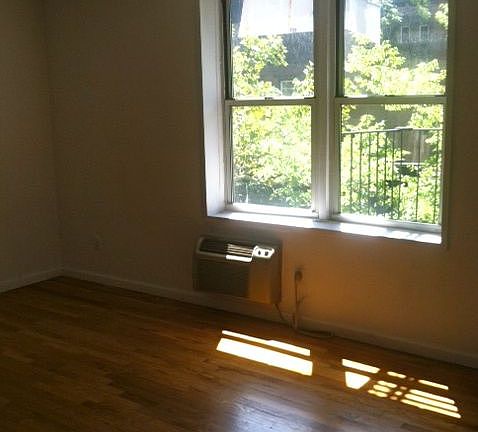 5th image of 301 E 84th St APT 3A