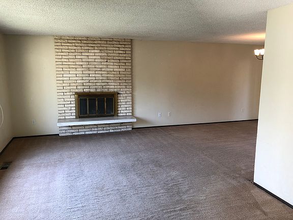 3rd image of 18202 56th Ave W