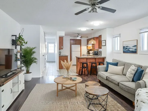 4 Paradise Blvd #5, Ramara, ON L0K 1B0
