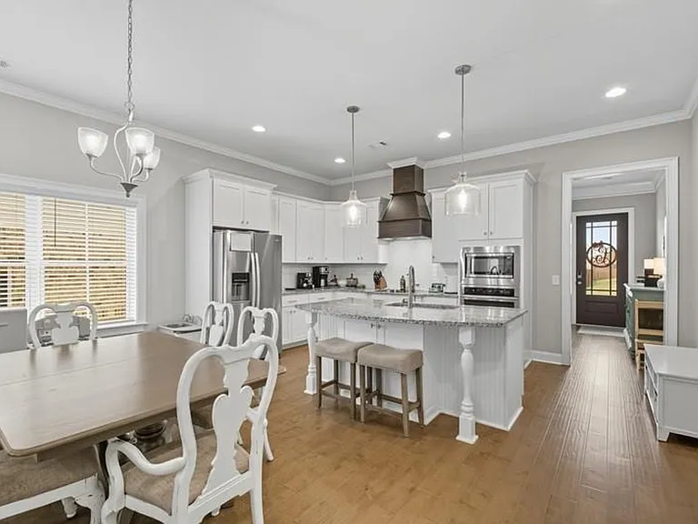 1854 Waterfall Rd — Photo 7