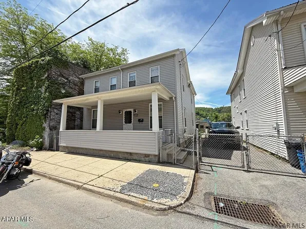 230 Pine St, Johnstown, PA 15902