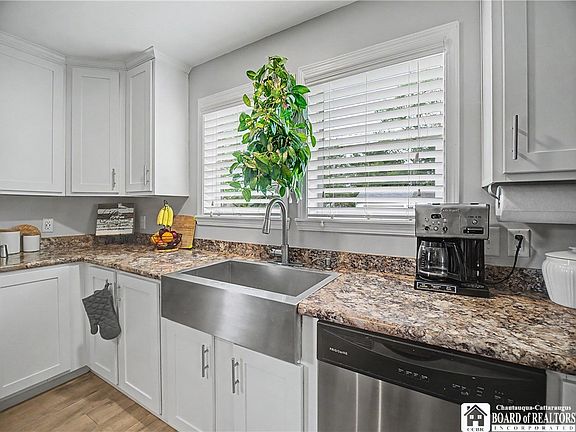 3rd image of 3972 N Everett Ave