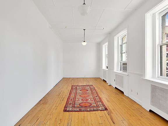 3rd image of 100 Grand St #5THFLOOR