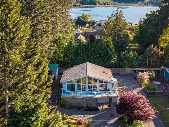 7627 Ships Point Rd, Comox Valley, BC V0R 1W0