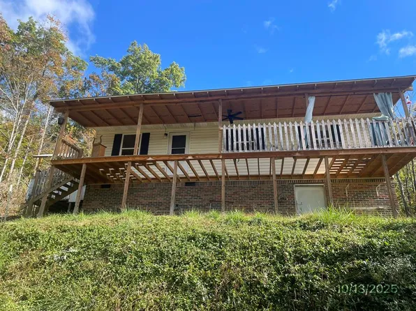 105 Highland Ave, Richlands, VA 24641
