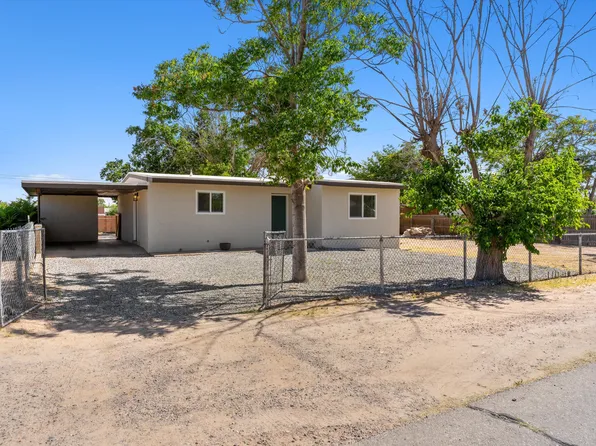 208 Camino Seis SW, Albuquerque, NM 87105