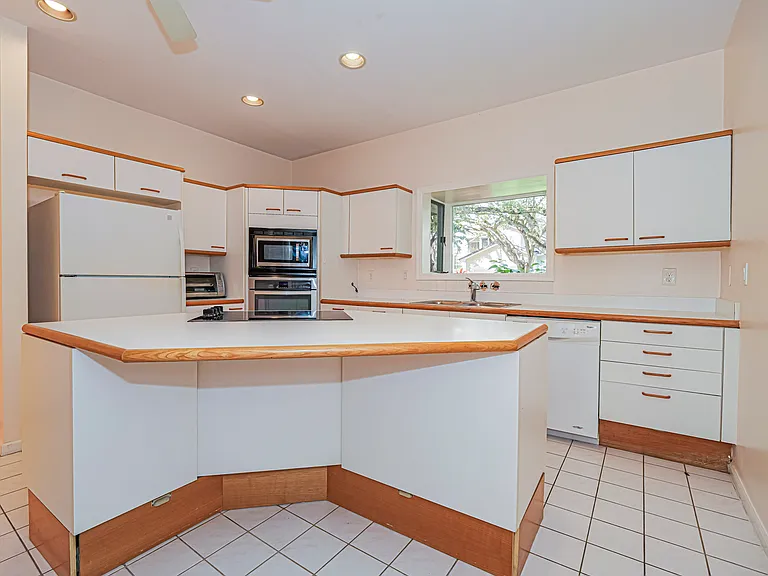 131 Peppertree Dr #21 — Photo 8