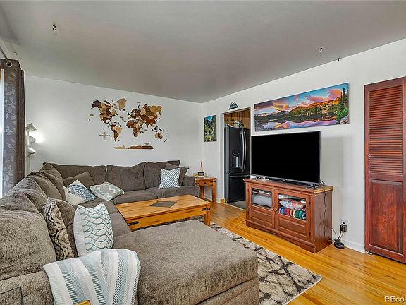 3rd image of 10942 Blue Jay Ln