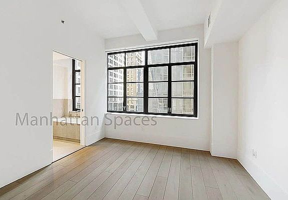 4th image of 404 Park Ave S APT 4C