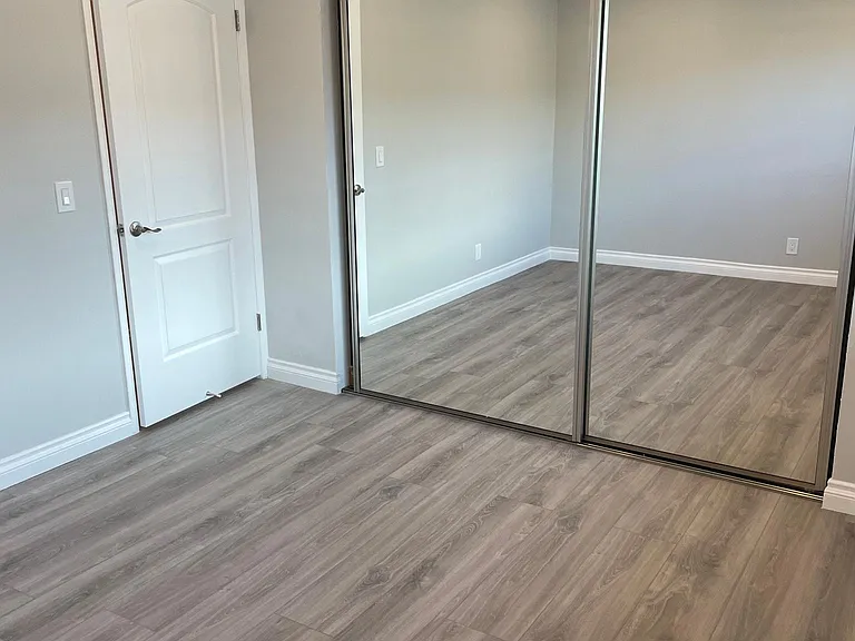 6572 Crown Blvd — Photo 18