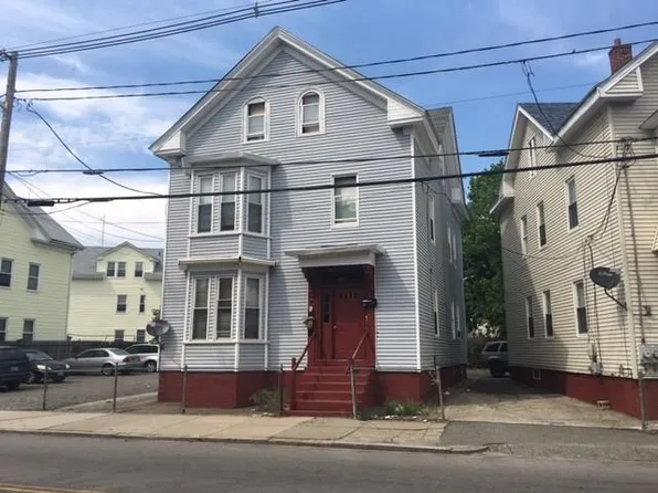 623 Potters Ave, Providence, RI 02907