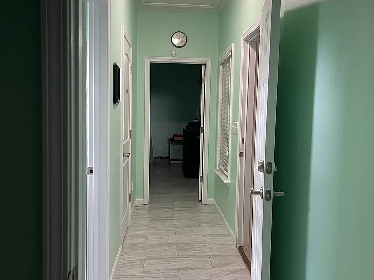 213 Duchess Ct — Photo 3