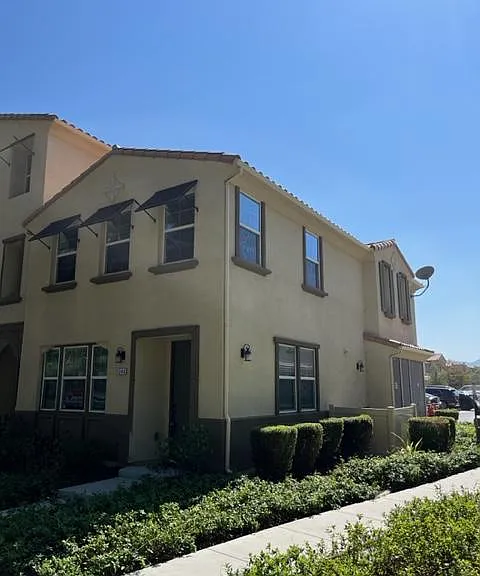 5044 Verdugo Way — Photo 2