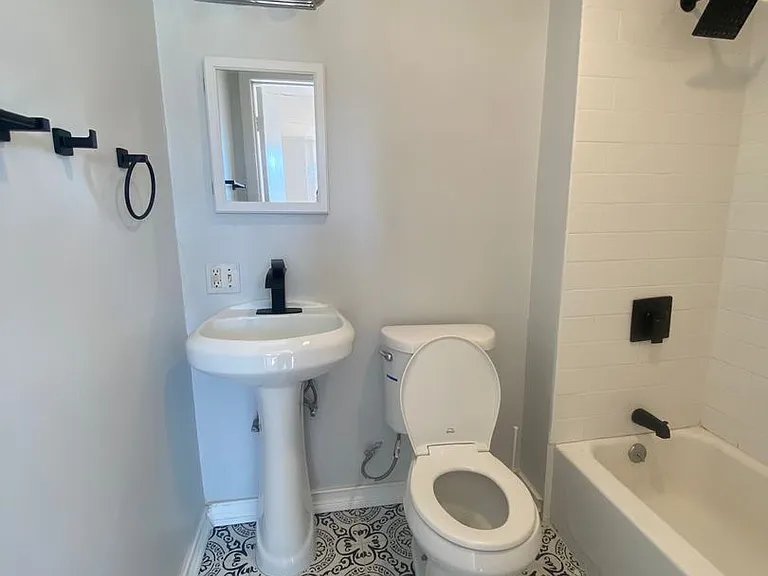 81 W Main St — Photo 11