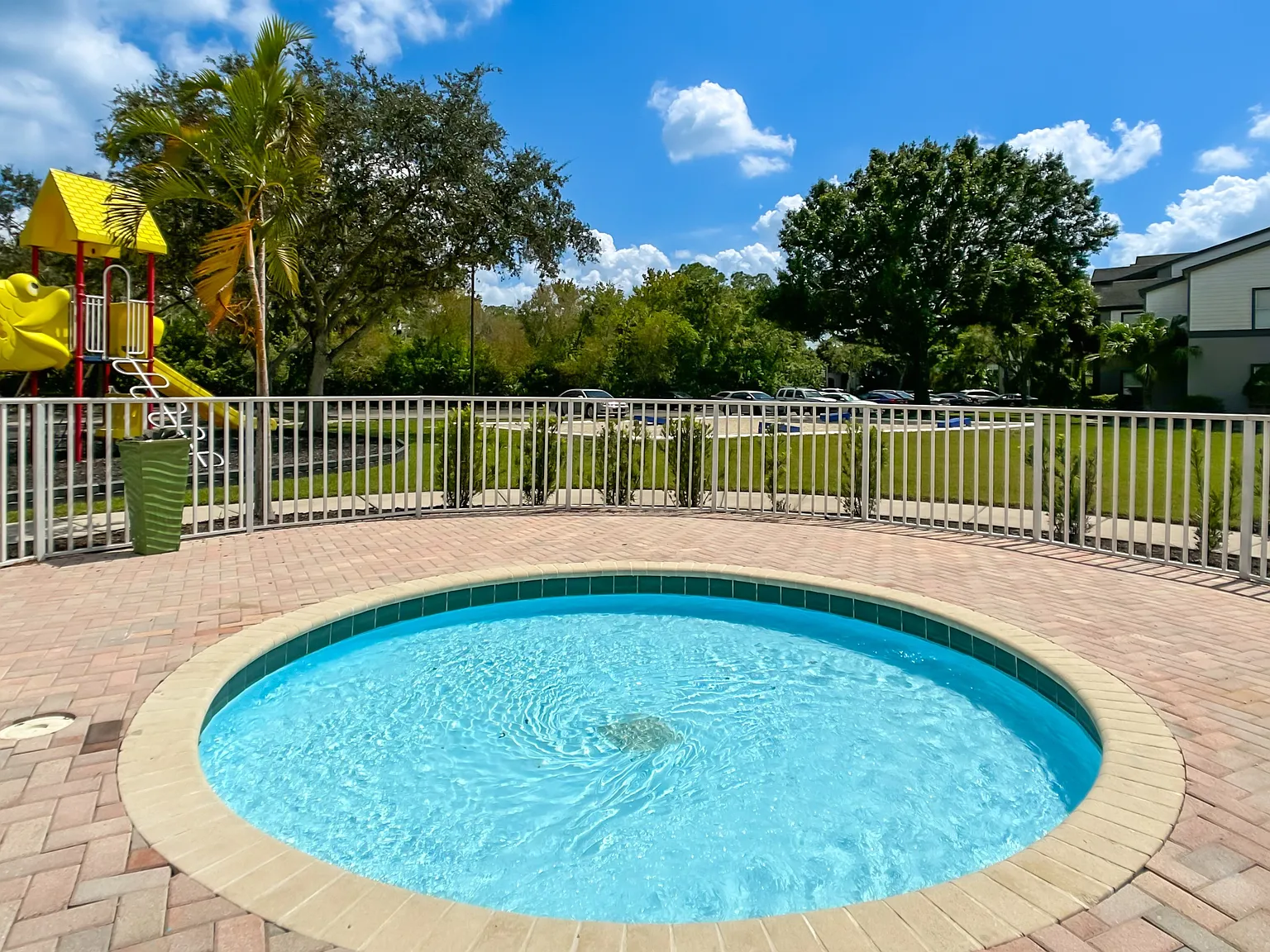 Eden Pointe — Photo 3