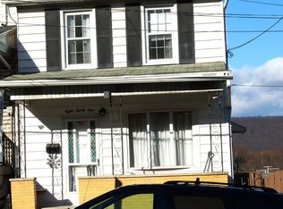 831 W Spruce St, Coal Township, PA