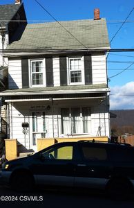 831 W Spruce St, Coal Township, PA, 17866