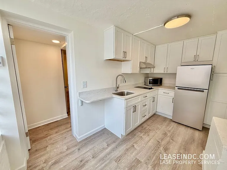 1941 39th St NW — Photo 28