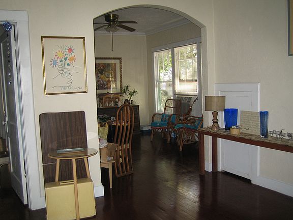 3rd image of 418 Goodall Ave