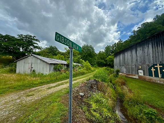 14th image of 131 Gibson Hollow Rd