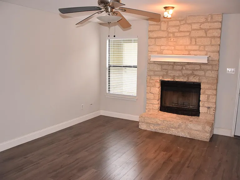 1810 Rawhide Loop — Photo 8