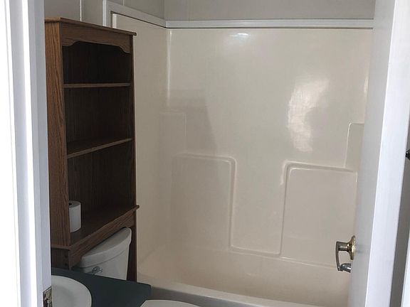 4th image of 211 E Brimstone St