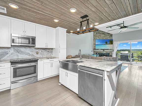 4th image of 167 River Breeze Dr #16