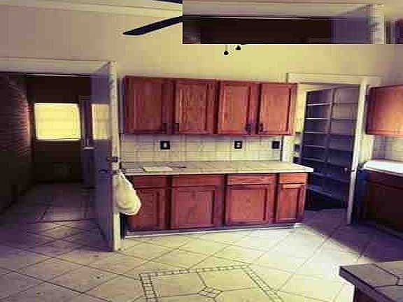 4th image of 539 S Main St