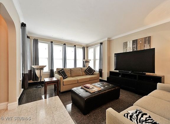 5th image of 2412 Oak Park Ave