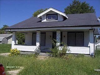 2nd image of 1632 W 20th St