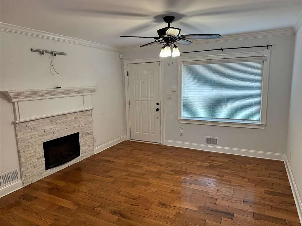 Building Photo - 837 Parkstone Dr