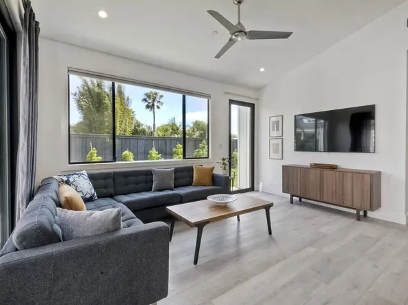 1329 Lake Dr #Id1068280p, Encinitas, CA 92024