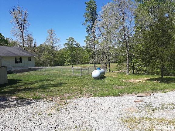 4th image of 265 Horn Ln