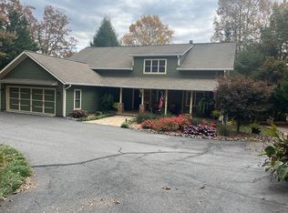 1355 Crystal Ln, Hiawassee, GA 30546