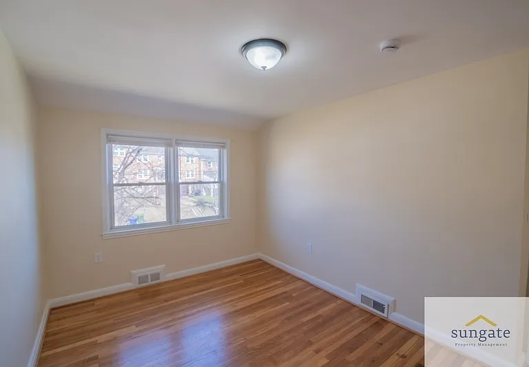 1444 Meridene Dr — Photo 23