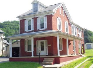 405 S Walnut St, Burnham, PA 17009