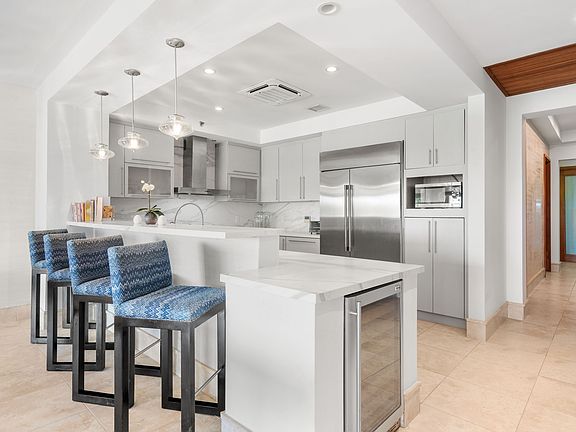 4th image of 500 Plantation Dr #1-205