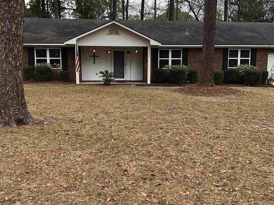 1st image of 102 Oak Hollow Dr