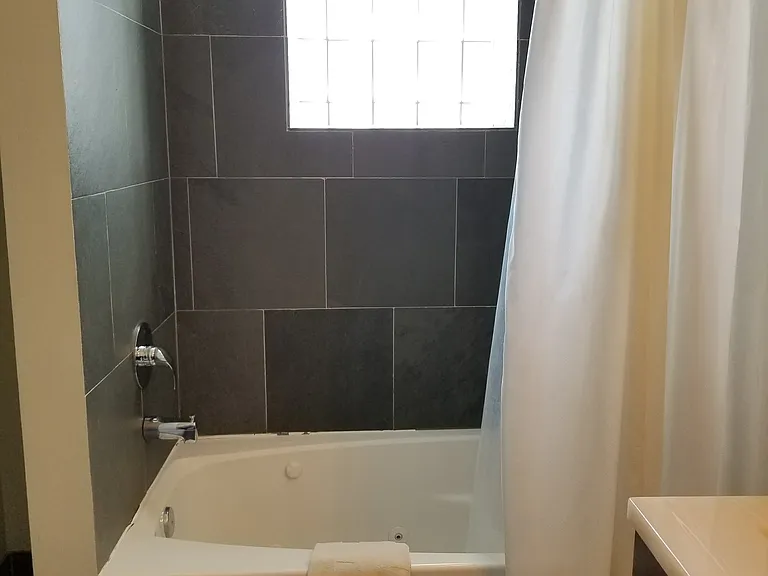 1128 W Fry St #2 — Photo 12