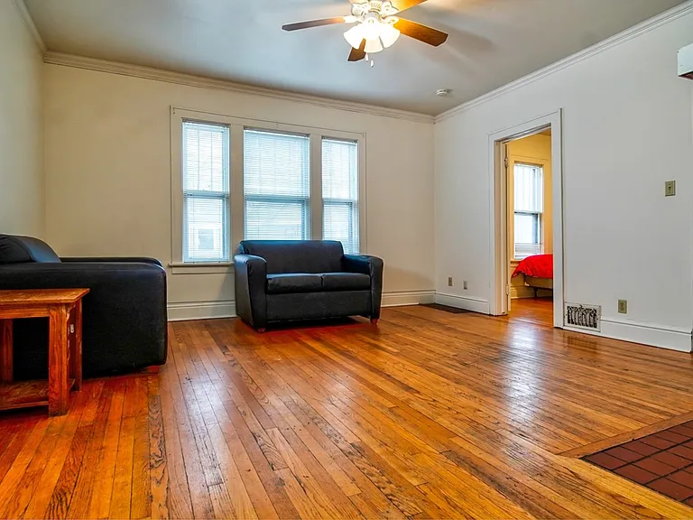 212-214 N Blount St — Photo 6
