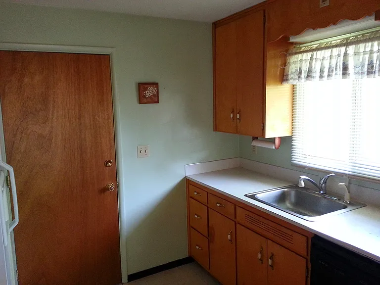 2125 Tyler St — Photo 10