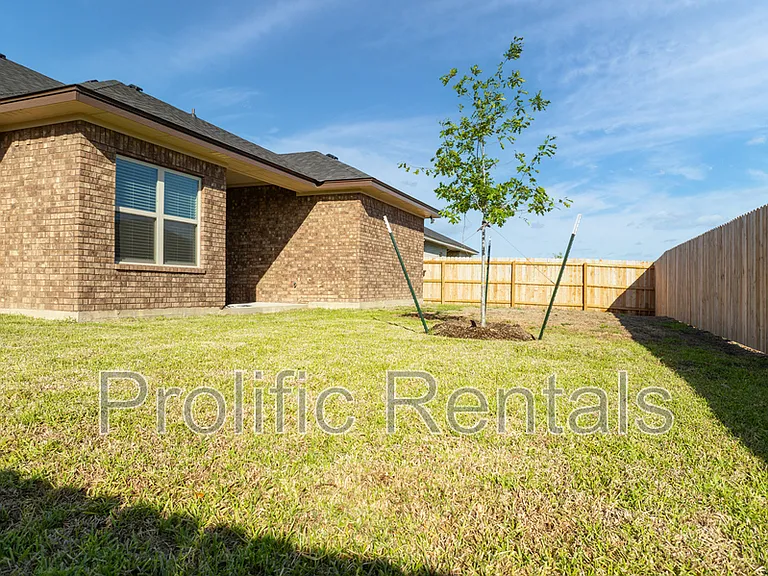 507 Tooter St — Photo 36