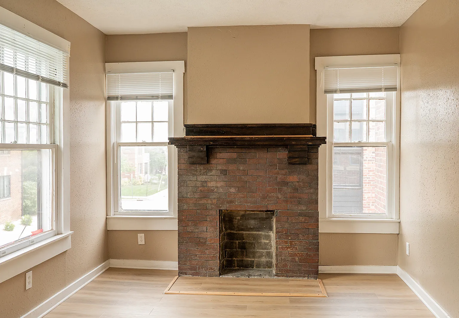 2 bed, 700 sqft, $1,450 — Photo 2