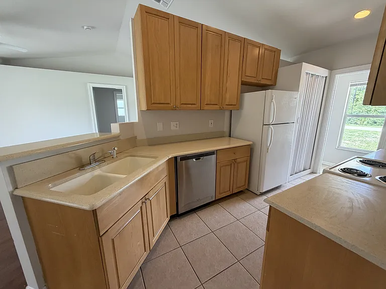 5315 Belrose St — Photo 7